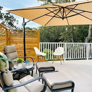 Apartment Stylish Cozy One Bedroom Studio With Free Parking